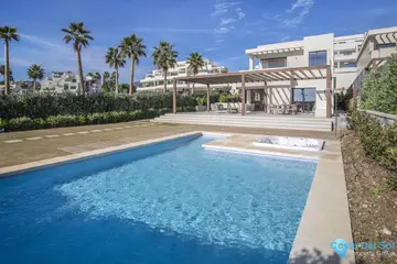 5 bedroom House for Sale in New Golden Mile