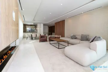 4 bedroom Apartment for Sale in The Golden Mile-45751