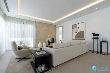 4 bedroom House for Sale in The Golden Mile-45781