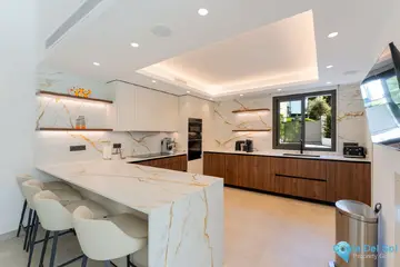 5 bedroom House for Sale in Nueva Andalucía-45877