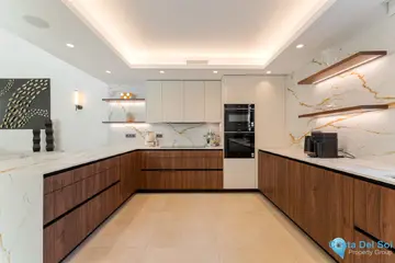 5 bedroom House for Sale in Nueva Andalucía-45880