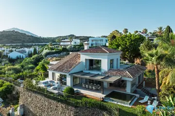 5 bedroom House for Sale in Nueva Andalucía-45988