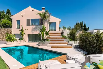 5 bedroom House for Sale in Nueva Andalucía-45990