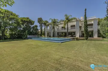 6 bedroom House for Sale in Guadalmina Baja-46040