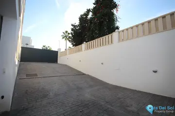 3 bedroom House for Sale in Elviria-46057
