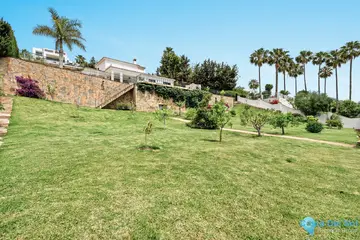 5 bedroom House for Sale in El Paraiso-46110