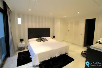 4 bedroom Apartment for Sale in Puerto Banús-46149