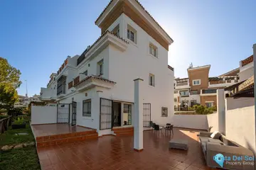 4 bedroom House for Sale in Alhaurín de la Torre-17207