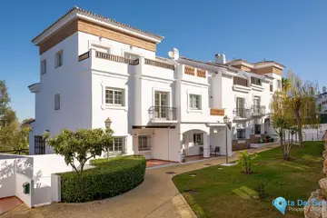 4 bedroom House for Sale in Alhaurín de la Torre-17211