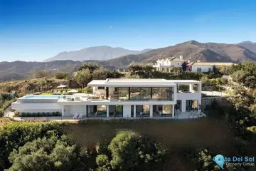 6 bedroom House for Sale in Benahavís