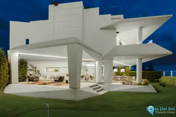 4 bedroom House for Sale in Nueva Andalucía