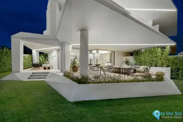 4 bedroom House for Sale in Nueva Andalucía-46306