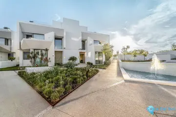 4 bedroom House for Sale in Nueva Andalucía-46307