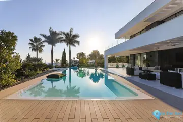 6 bedroom House for Sale in Los Flamingos-46332