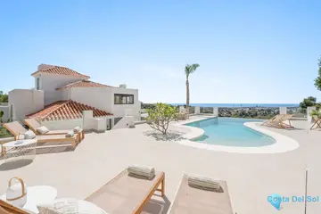 5 bedroom House for Sale in Nueva Andalucía-46359