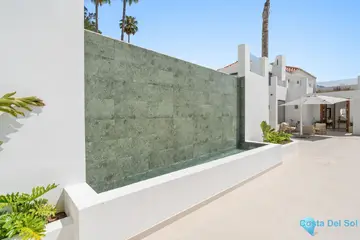 5 bedroom House for Sale in Nueva Andalucía-46364