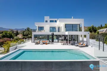 6 bedroom House for Sale in Benahavís