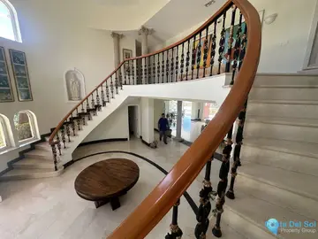 8 bedroom House for Sale in El Paraiso-46502