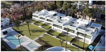4 bedroom House for Sale in Nueva Andalucía