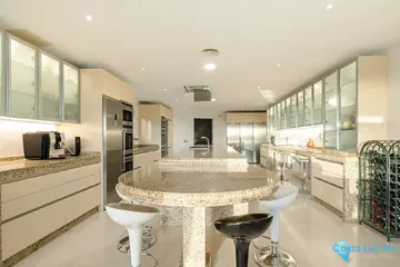 8 bedroom House for Sale in Los Flamingos-46672