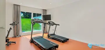 7 bedroom House for Sale in Nueva Andalucía-46720