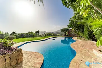 5 bedroom House for Sale in Benahavís