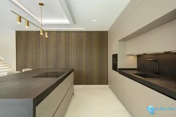 5 bedroom House for Sale in Nueva Andalucía-46822