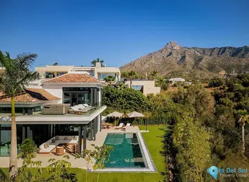 4 bedroom House for Sale in The Golden Mile