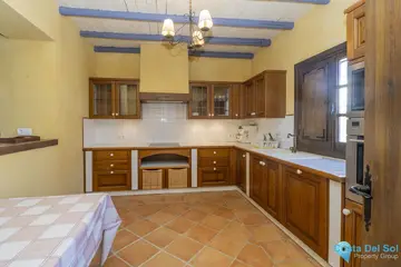7 bedroom House for Sale in Jimena de la Frontera-46925