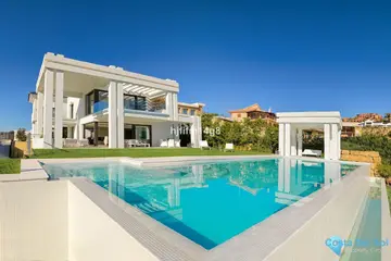 5 bedroom House for Sale in Los Flamingos