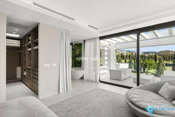 5 bedroom House for Sale in Los Flamingos-47016