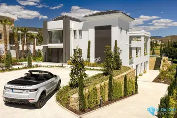 5 bedroom House for Sale in Los Flamingos-47008