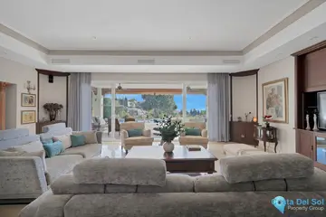 7 bedroom House for Sale in Nueva Andalucía-47064