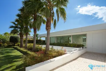 4 bedroom House for Sale in Casares-47168