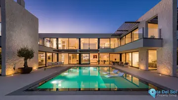 5 bedroom House for Sale in Benahavís