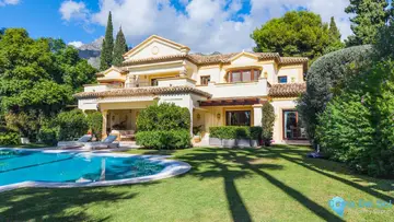 7 bedroom House for Sale in Sierra Blanca-47289