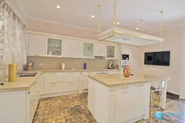 7 bedroom House for Sale in Bahía de Marbella-47370