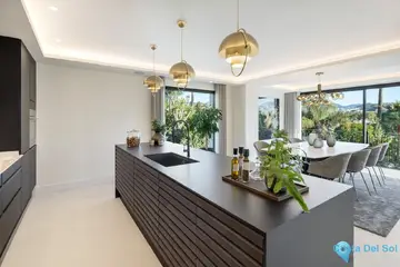 5 bedroom House for Sale in Nueva Andalucía-47468