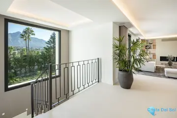 5 bedroom House for Sale in Nueva Andalucía-47470
