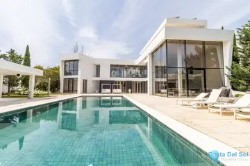6 bedroom House for Sale in Benahavís
