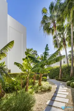 5 bedroom House for Sale in The Golden Mile-47605
