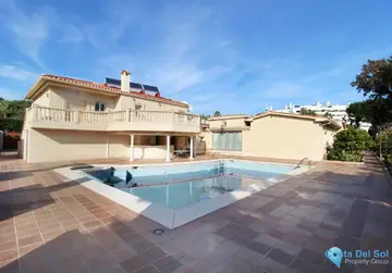 8 bedroom House for Sale in Guadalmina Baja-47636