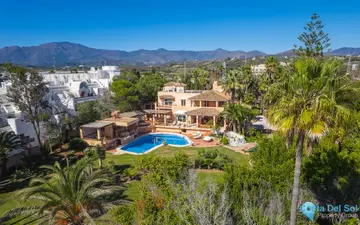 8 bedroom House for Sale in New Golden Mile