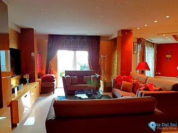 4 bedroom Apartment for Sale in New Golden Mile-47943