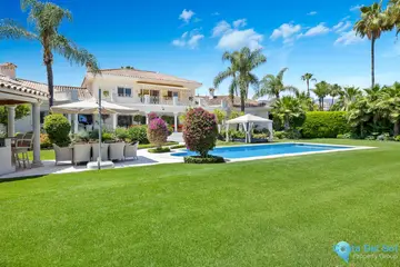 6 bedroom House for Sale in Nueva Andalucía-47975