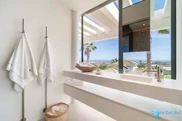 6 bedroom House for Sale in Benahavís-48001