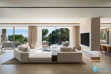 6 bedroom House for Sale in La Quinta-48080