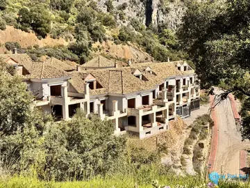 3553m2 Plot for Sale in Istán