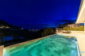 6 bedroom House for Sale in El Madroñal-48122