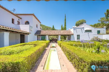 10 bedroom House for Sale in Estepona-48199